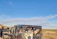 Accident pe A1: Un TIR a lovit un microbuz, cinci persoane au fost rănite