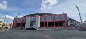 În sezonul următor Corvinul Hunedoara împarte cu UTA Arena Francisc Neuman