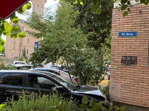 accident micalaca Accident în Micălaca: a intrat cu mașina în bloc